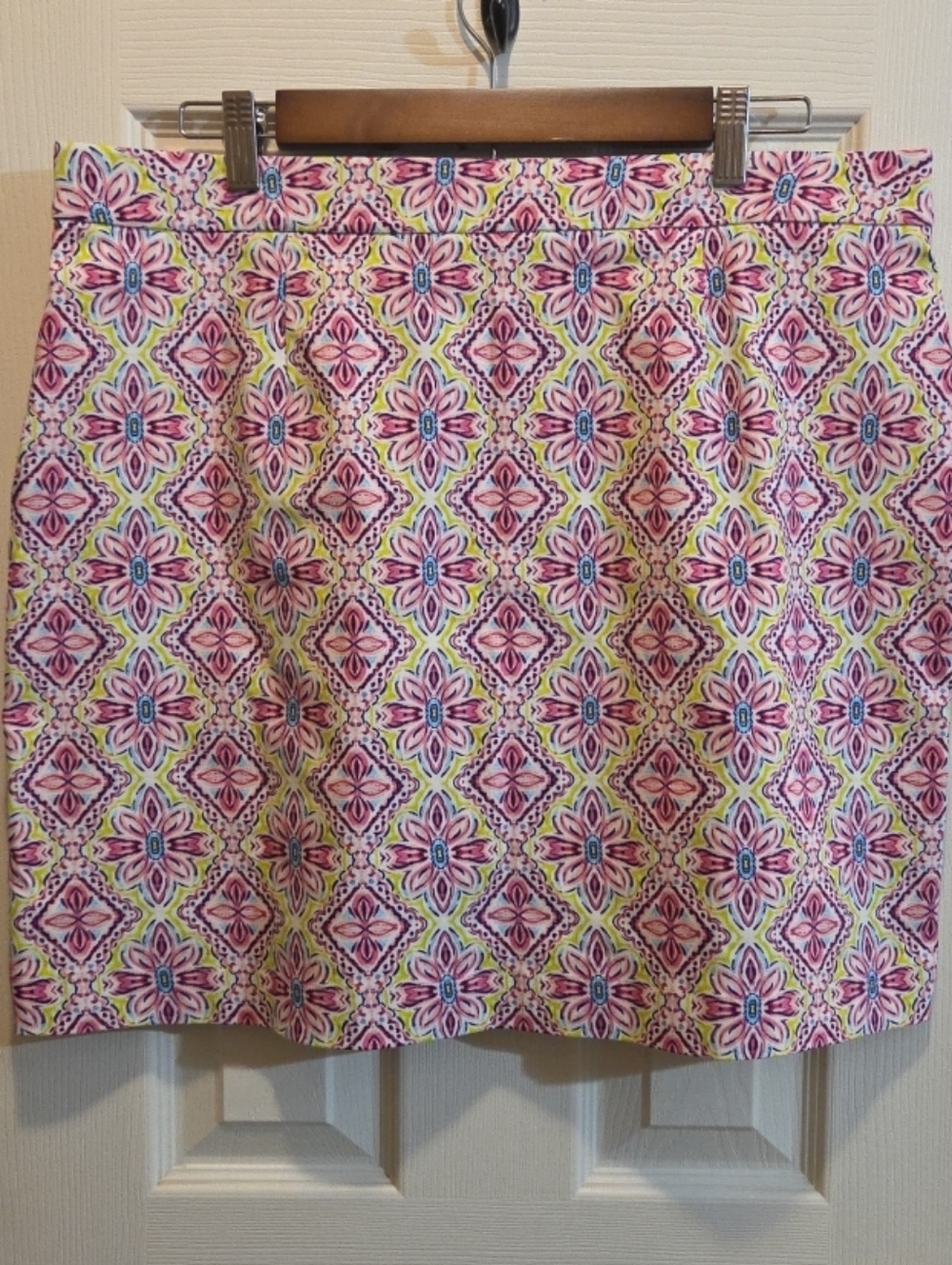 Rafaella  Activewear Skort, Size XL Goemetric Print Pink And Yellow - Picture 4 of 9